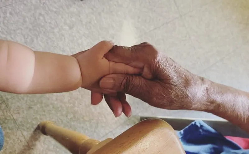 Featured image for Cómo Fortalecer la Relación entre Hijos y Abuelos a Distancia